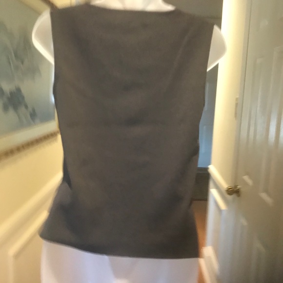 Jones New York - Lady brown rayon s/less top, M - Picture 2 of 4